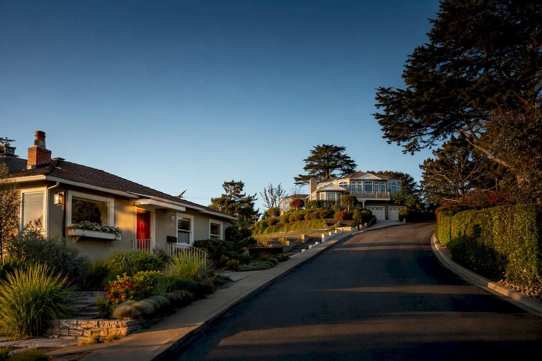 Need Cash in 10 Days? Bridge Loan vs HELOC for Santa Cruz Buyers